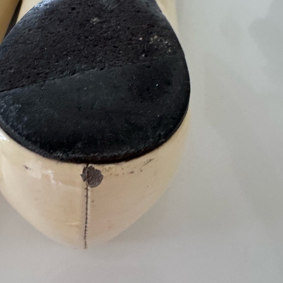 Roger Vivier Belle Vivier Patent Leather Ballet Flats with Gold Buckle - Picture 5 of 16